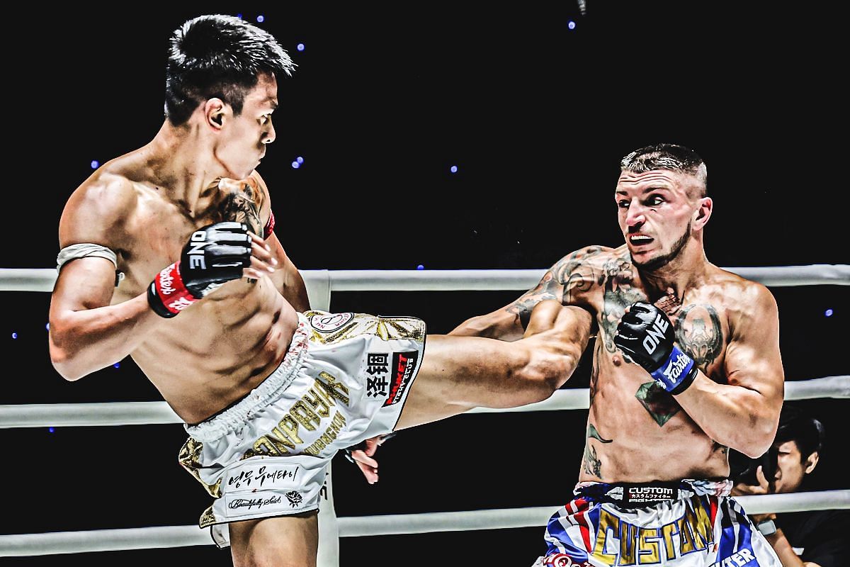 Panpayak Jitmuangon fighting Silviu Vitez | Image credit: ONE Championship