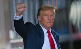 "He’s what’s called 'a putz'" — Internet reacts to Trump asking rabbi at Lubavitcher Rebbe’s gravesite if he wants his autograph on the prayer book