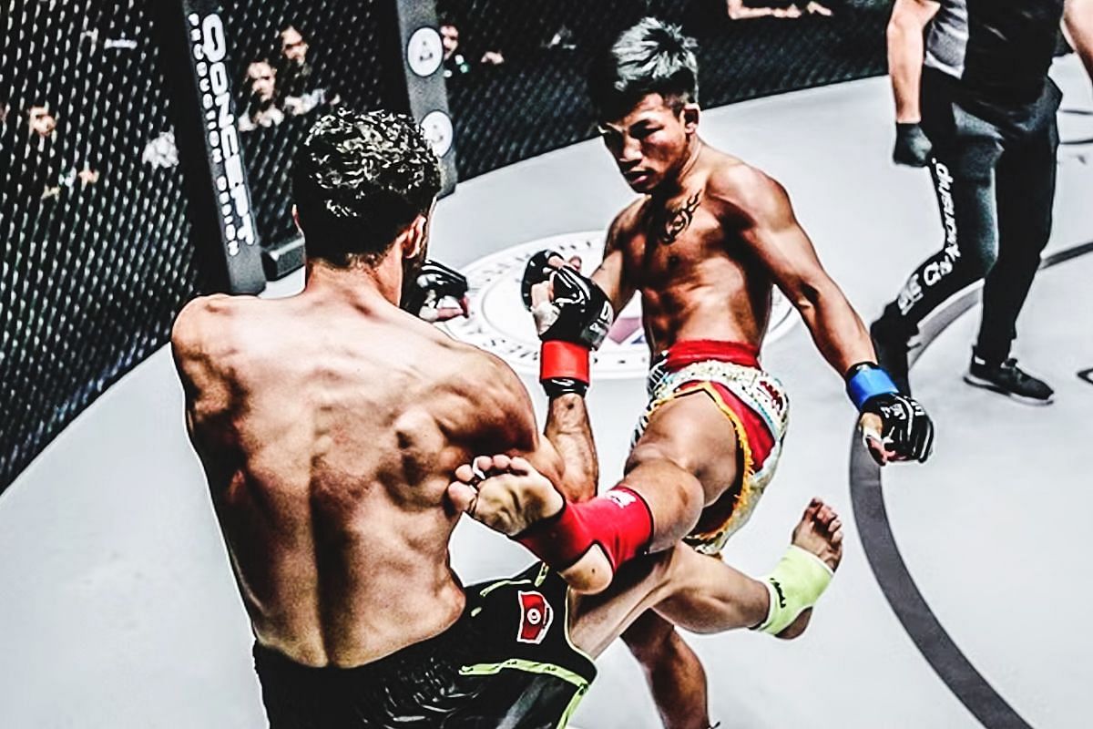 Rodtang Jitmuangnon fighting Fahdi Khaled | Image credit: ONE Championship