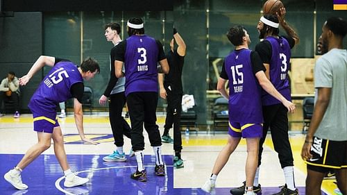 Austin Reaves seemingly trash talks Anthony Davis in Lakers' practice with 'too small' gesture (Image Credit: @lakers on Instagram)