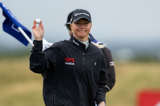 28y/o LPGA star Charley Hull shares a picture of herself when she was 16