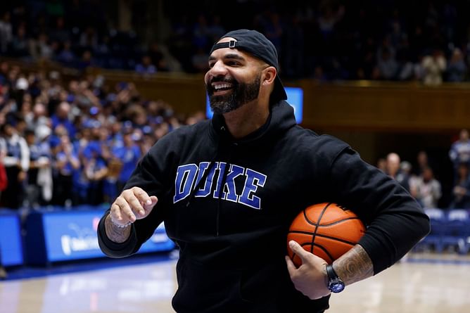 Former NBA All-Star Carlos Boozer shares wholesome family pic following the Boozer twins' commitment news
