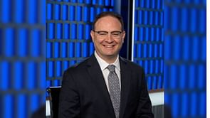 Adrian Wojnarowski bluntly reacts to front offices calling him with scoops after retirement