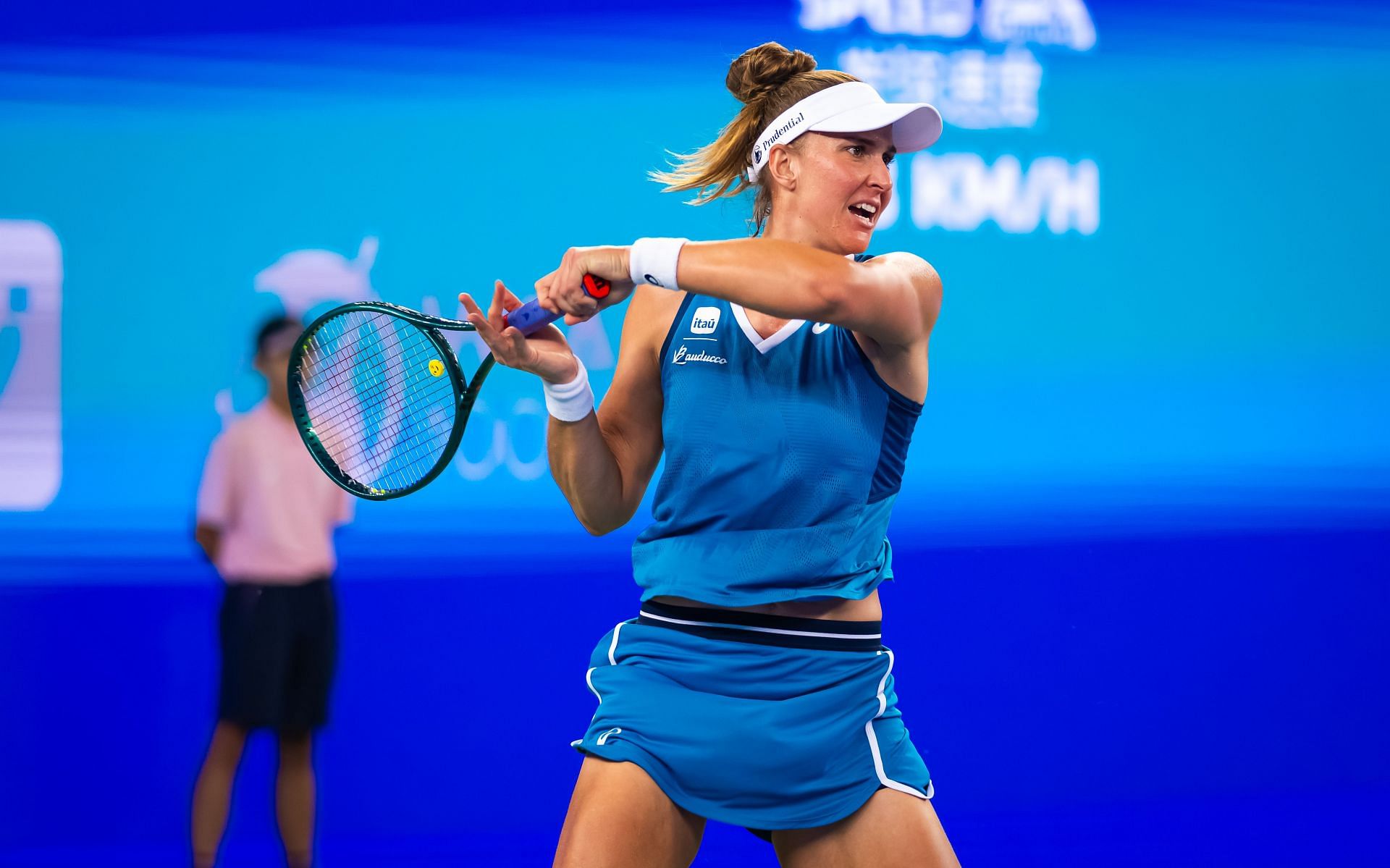 Haddad Maia play a forehand in the 2024 Wuhan Open - Source: Getty