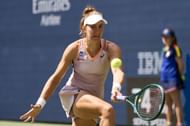 Haddad Maia plays a forehand in the 2024 US Open - Source: Getty