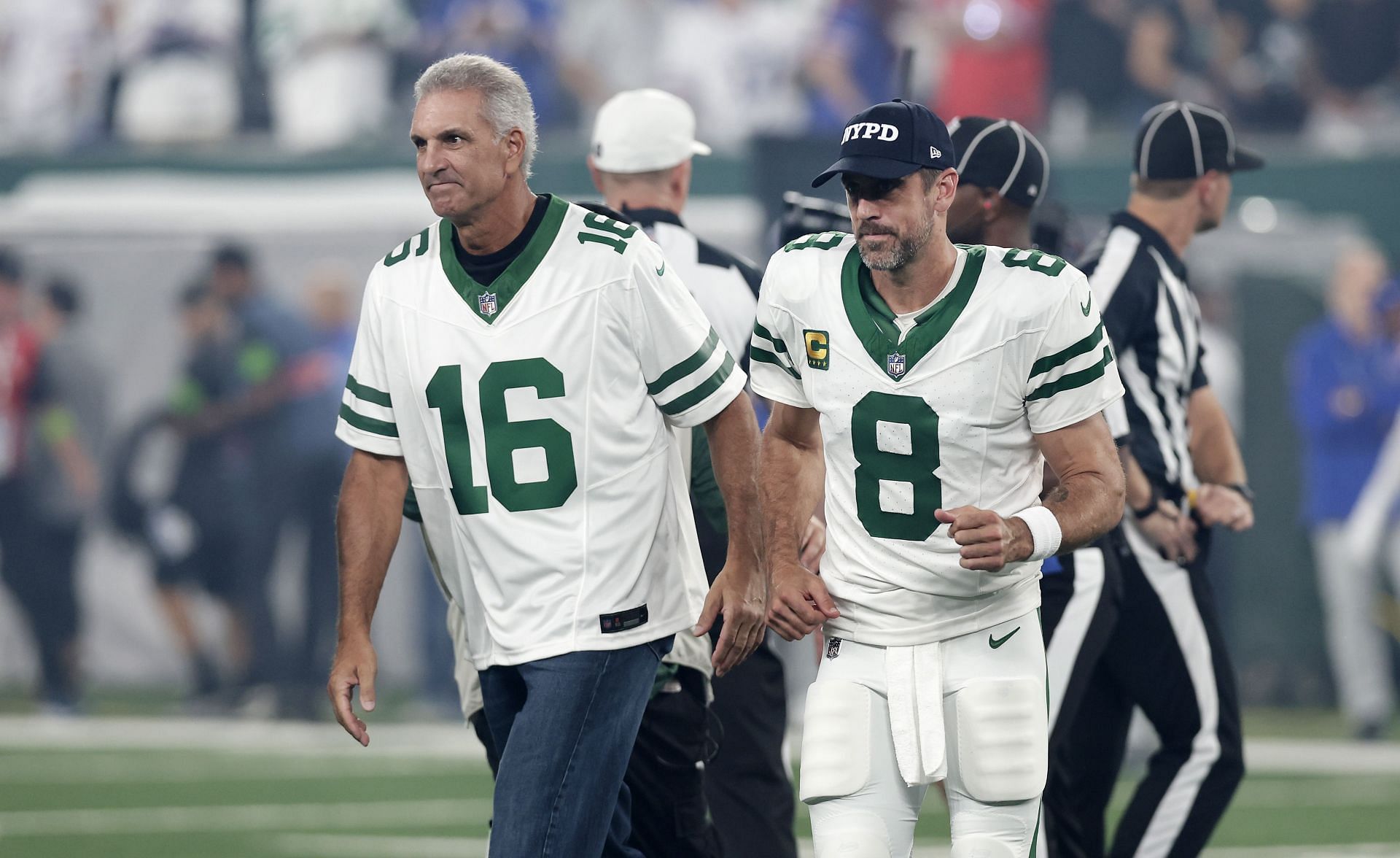 Aaron Rodgers with former New York Jets quarterback Vinny Testaverde - Source: Getty