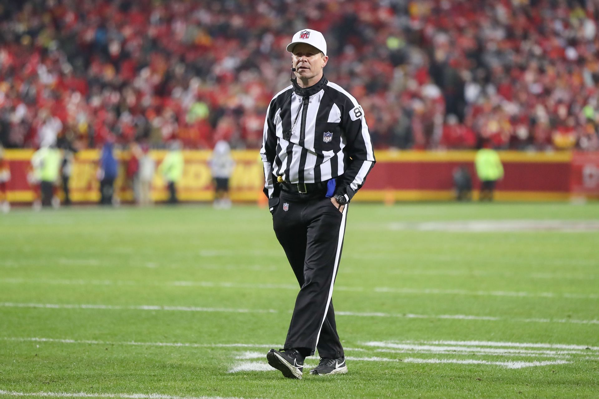 NFL referee Shawn Hochuli - Source: Getty