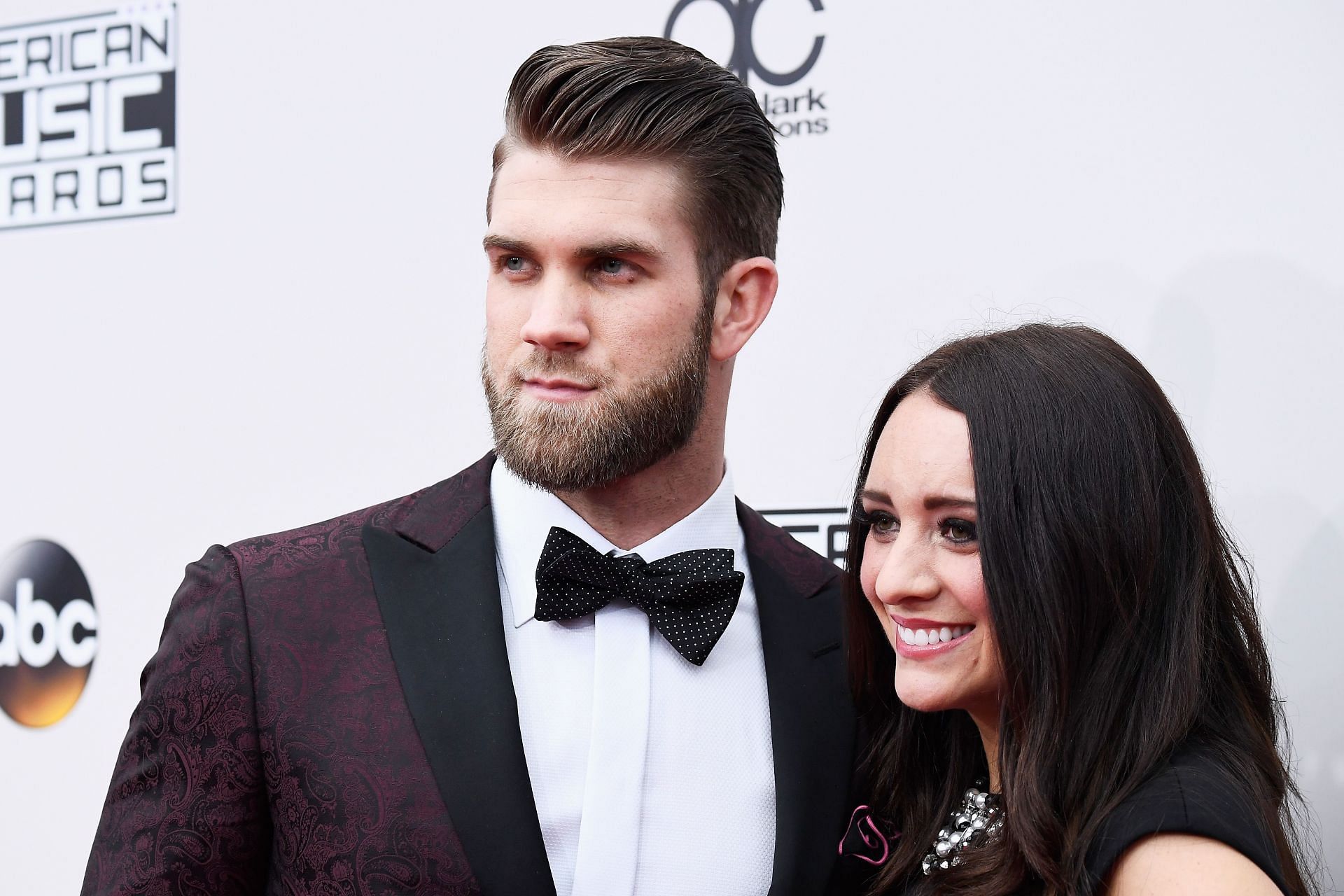 2016 American Music Awards - Red Carpet - Source: Getty