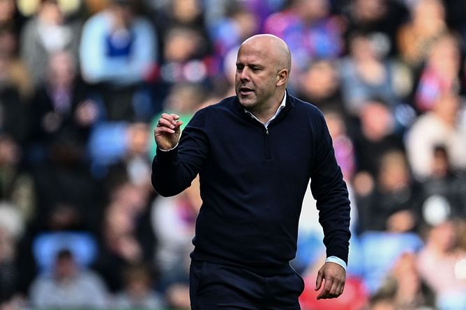 "He was very good" - Arne Slot praises Liverpool star for controlling Chelsea's key man Cole Palmer in 2-1 win