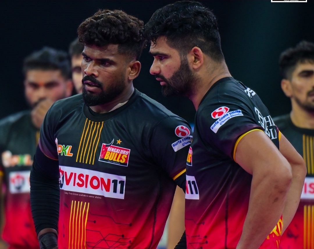 अजिंक्य पंवार और परदीप नरवाल (Photo Credit - @BengaluruBulls)