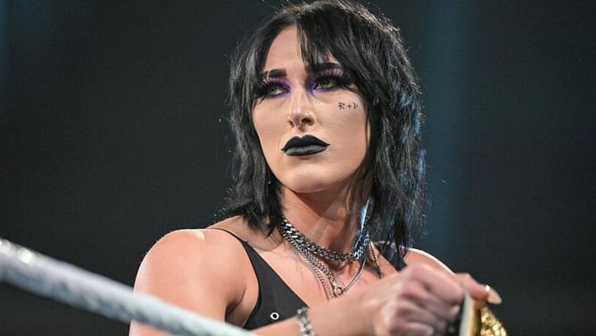 Major WWE star continues to hint at alliance with Rhea Ripley ahead of RAW