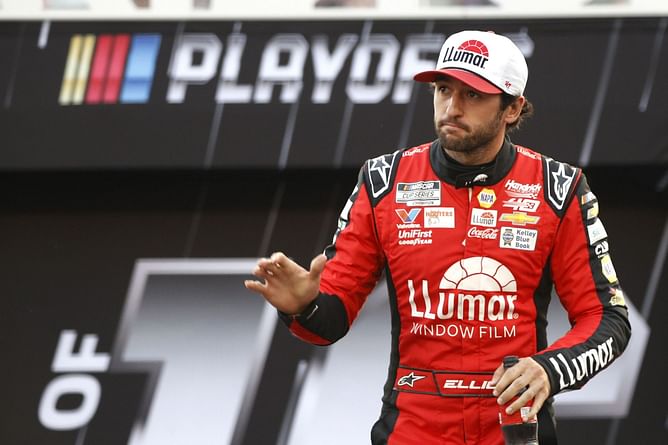 NASCAR Insider heaps praise on Chase Elliott, names Hendrick Motorsports a certain threat going into championship 4
