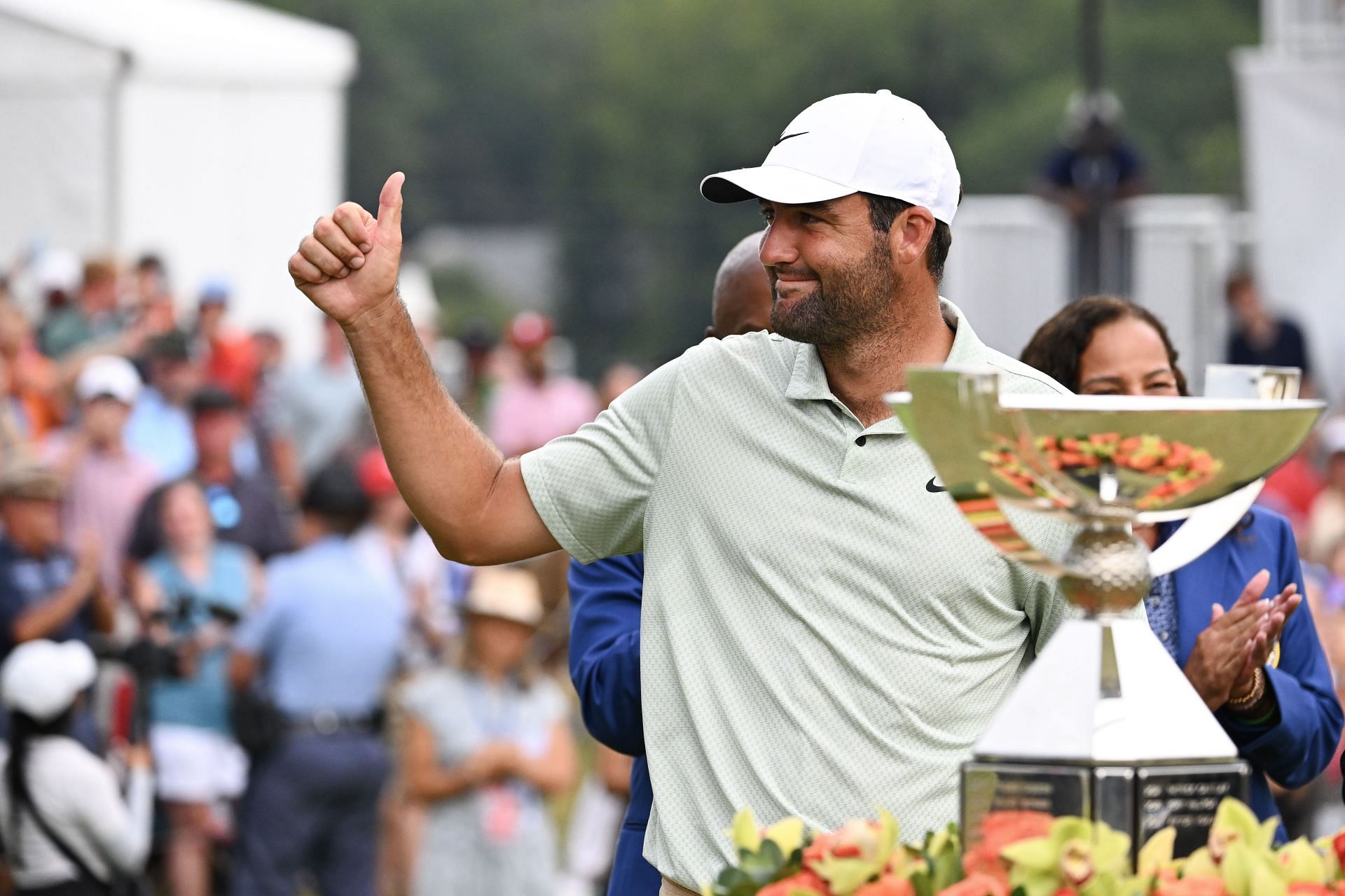 Scottie Scheffler celebrates after winning the FedEx Cup. (Image Source: Getty)