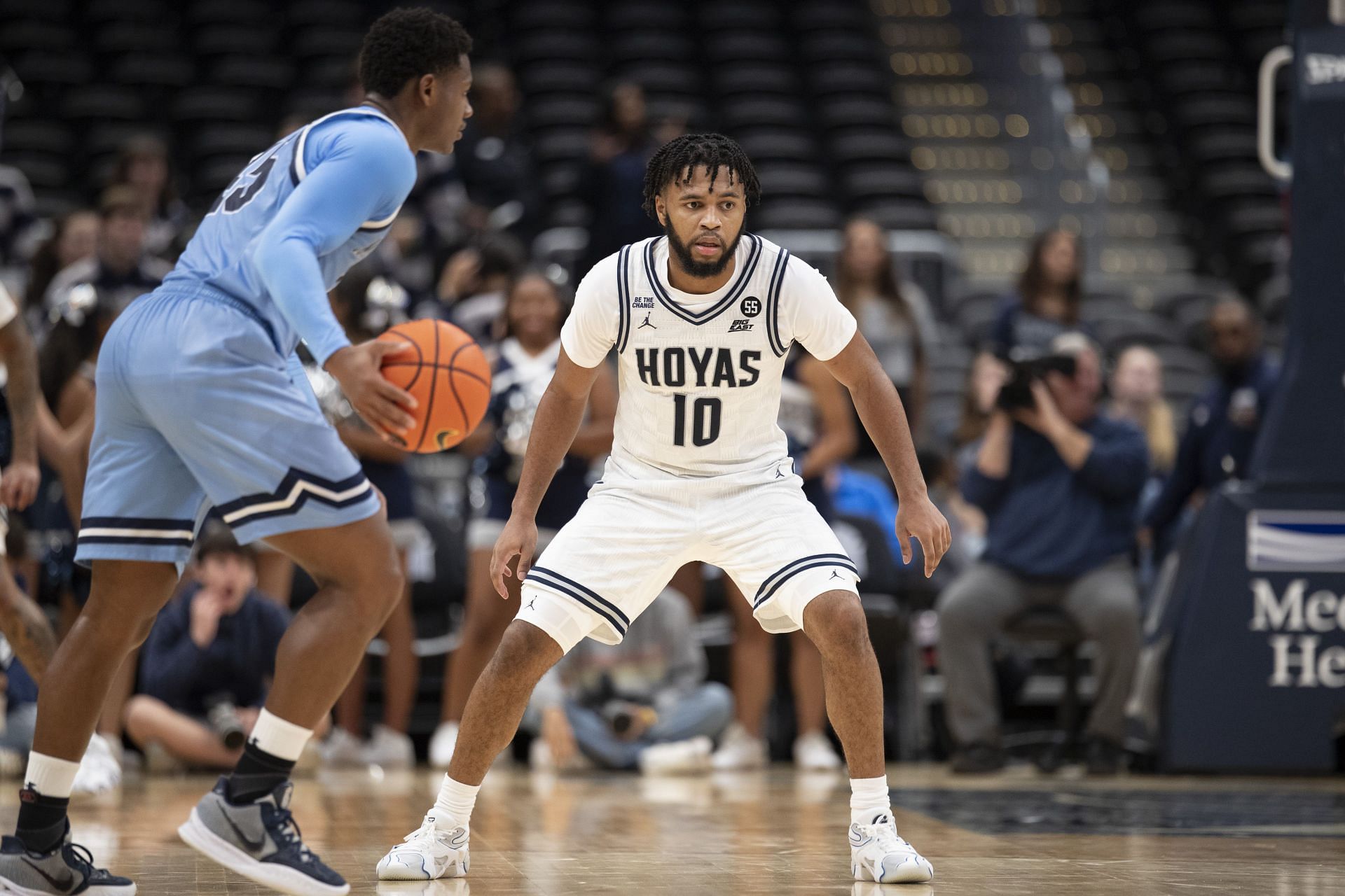 Jayden Epps preparing to defend his opponent&#039;s offense. (Image Credits: Charles Brock - Getty Images)