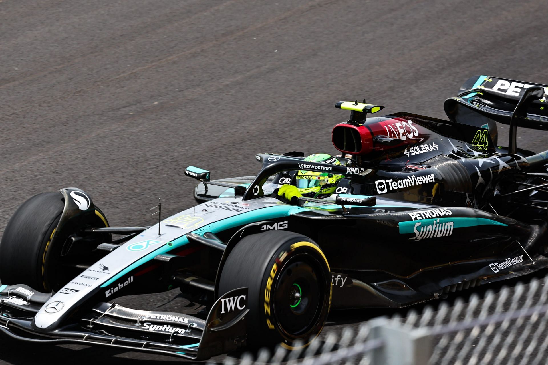 Lewis Hamilton of Mercedes-AMG Petronas F1 Team during the Formula 1 Lenovo Grande Premio De Sao Paulo 2024 in Sao Paulo, Brazil. Credit: Getty Images)