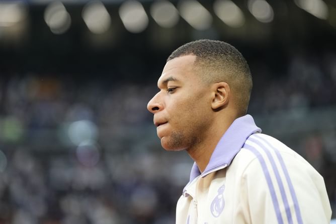 "Leave him alone" - France boss Didier Deschamps hits out at media questioning decision not to call up Real Madrid superstar Kylian Mbappe