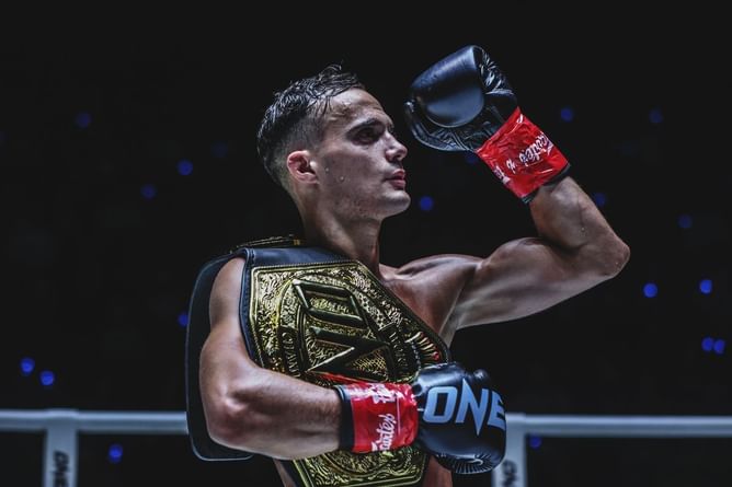 Former strawweight kickboxing king Jonathan Di Bella not closing the door on possible return to boxing: “It’s interesting”
