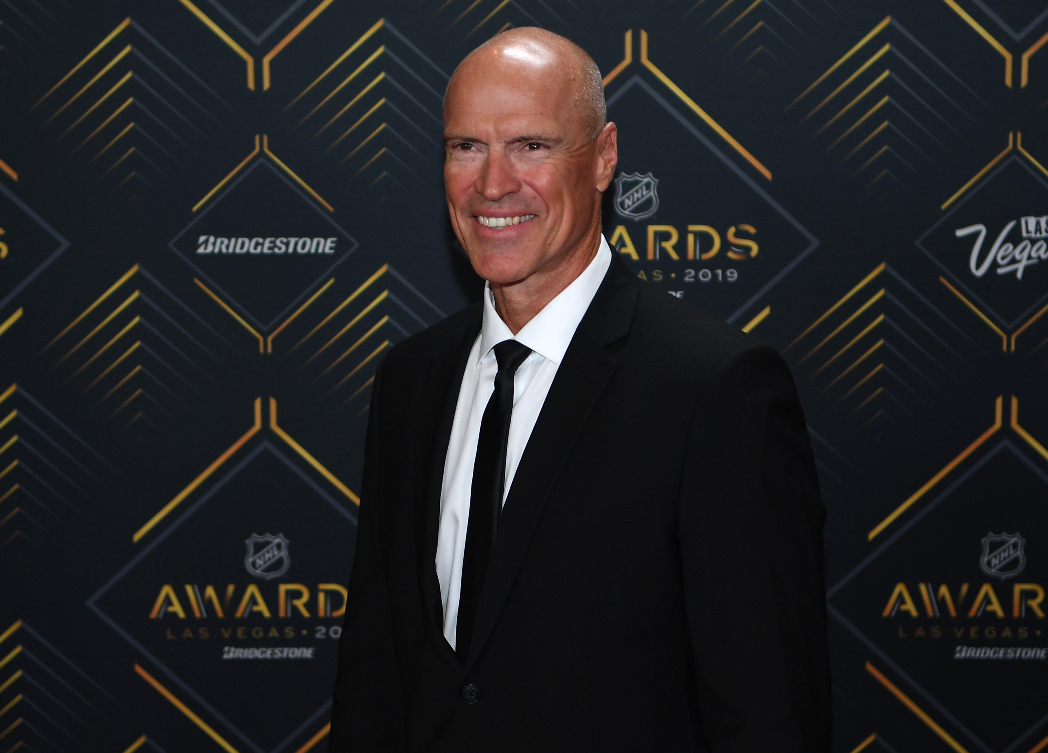 Mark Messier opens up about surpassing Gordie Howe on all-time scoring list