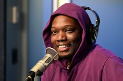 What did Michael Che say about R Kelly ? SNL star's joke aimed at Trump election victory sparks online backlash