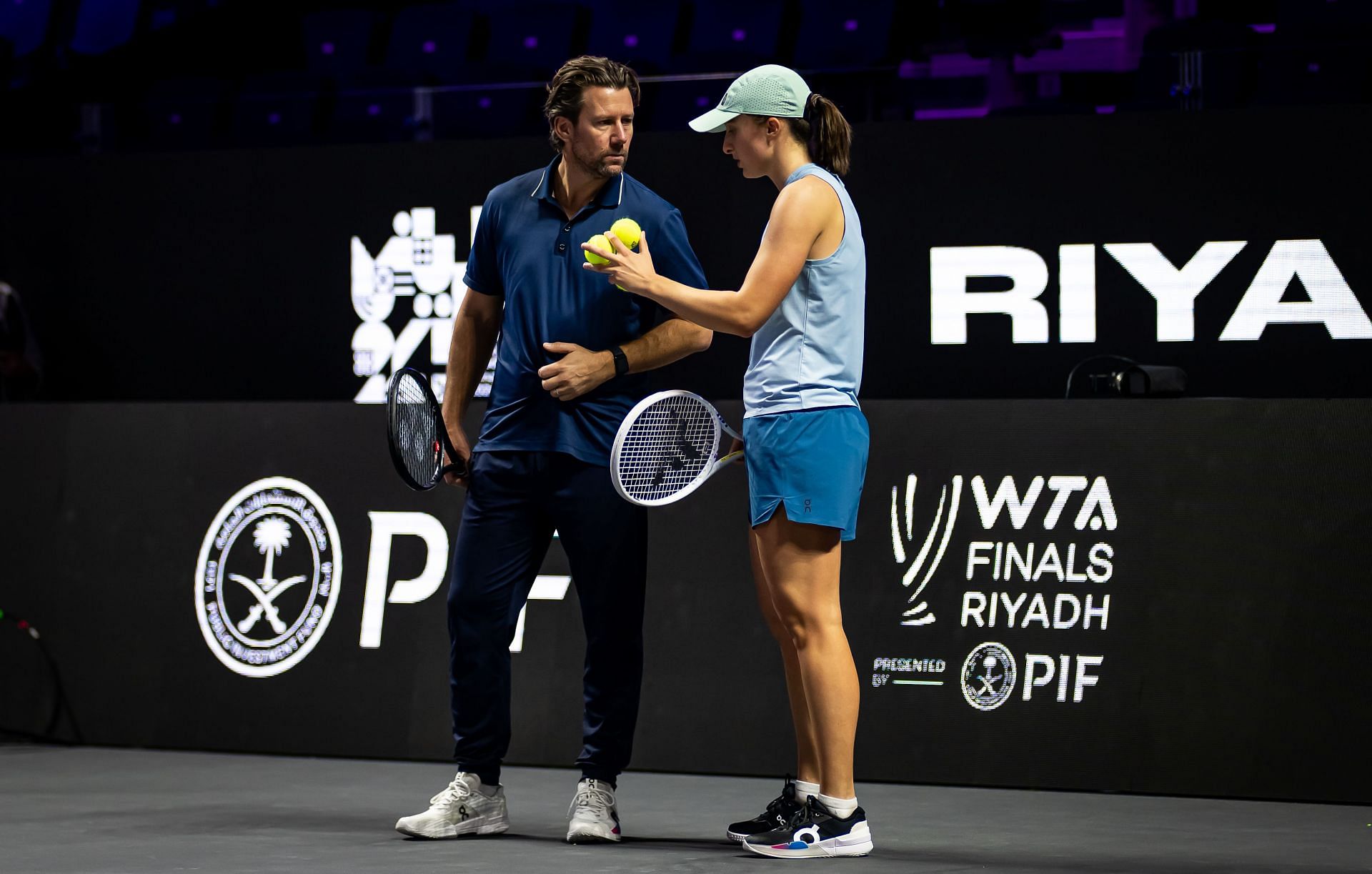 Iga Swiatek pictured with Wim Fissette at the 2024 WTA Finals - Image Source: Getty