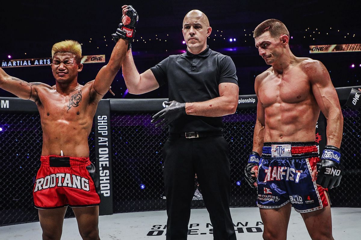 Rodtang (L) handily beat Jacob Smith (R) | Photo credit: ONE Championship