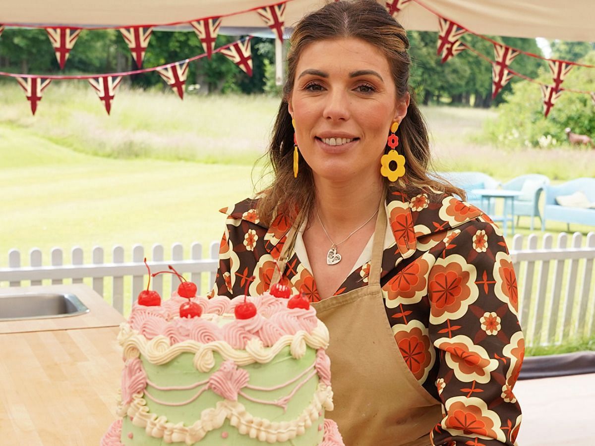 Georgie in The Great British Bake Off (Image source via Instagram @britishbakeoff)