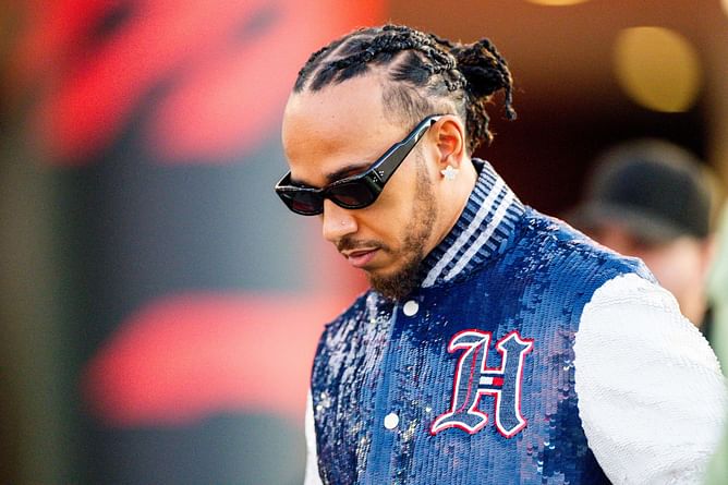 Lewis Hamilton issues a three-word message on the team radio after a disastrous qualifying for the F1 Las Vegas GP