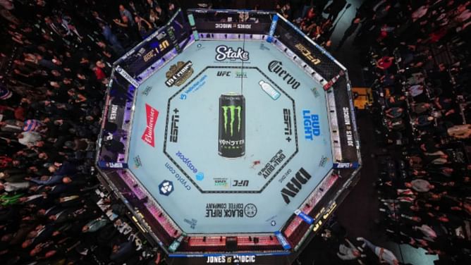 Former UFC champion recalls nearly killing training partner but through no fault of his own: "He ran his feet up the f*cking cage"
