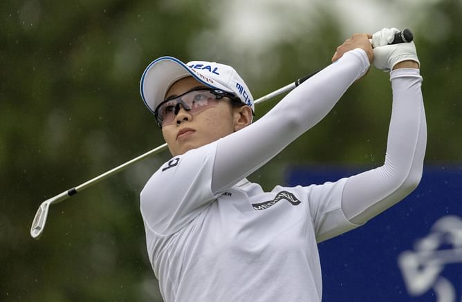 Who is leading the 2024 CME Group Tour Championship after day 1? Leaderboard explored