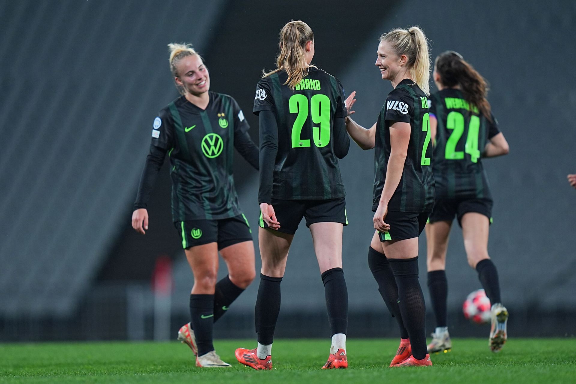 Galatasaray Petrol Ofisi v Wolfsburg - UEFA Women