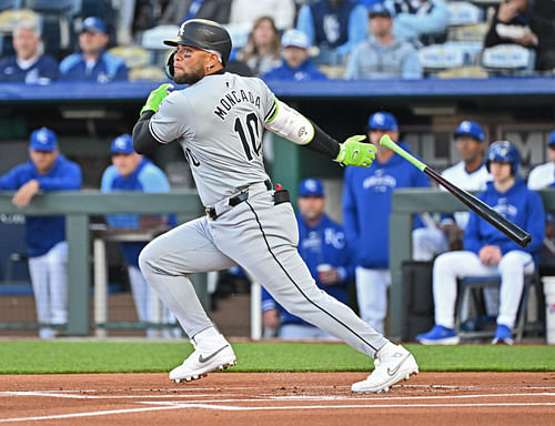 Yoan Moncada has interest on the MLB free agent market (Imagn)