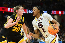 Gamecocks fans erupt for Ashlyn Watkins as South Carolina star makes season debut after suspension