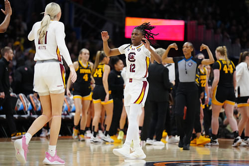 MiLaysia Fulwiley and Chloe Kitts led the Gamecocks to an impressive win over the Coppin State Eagles (Image Source: IMAGN)