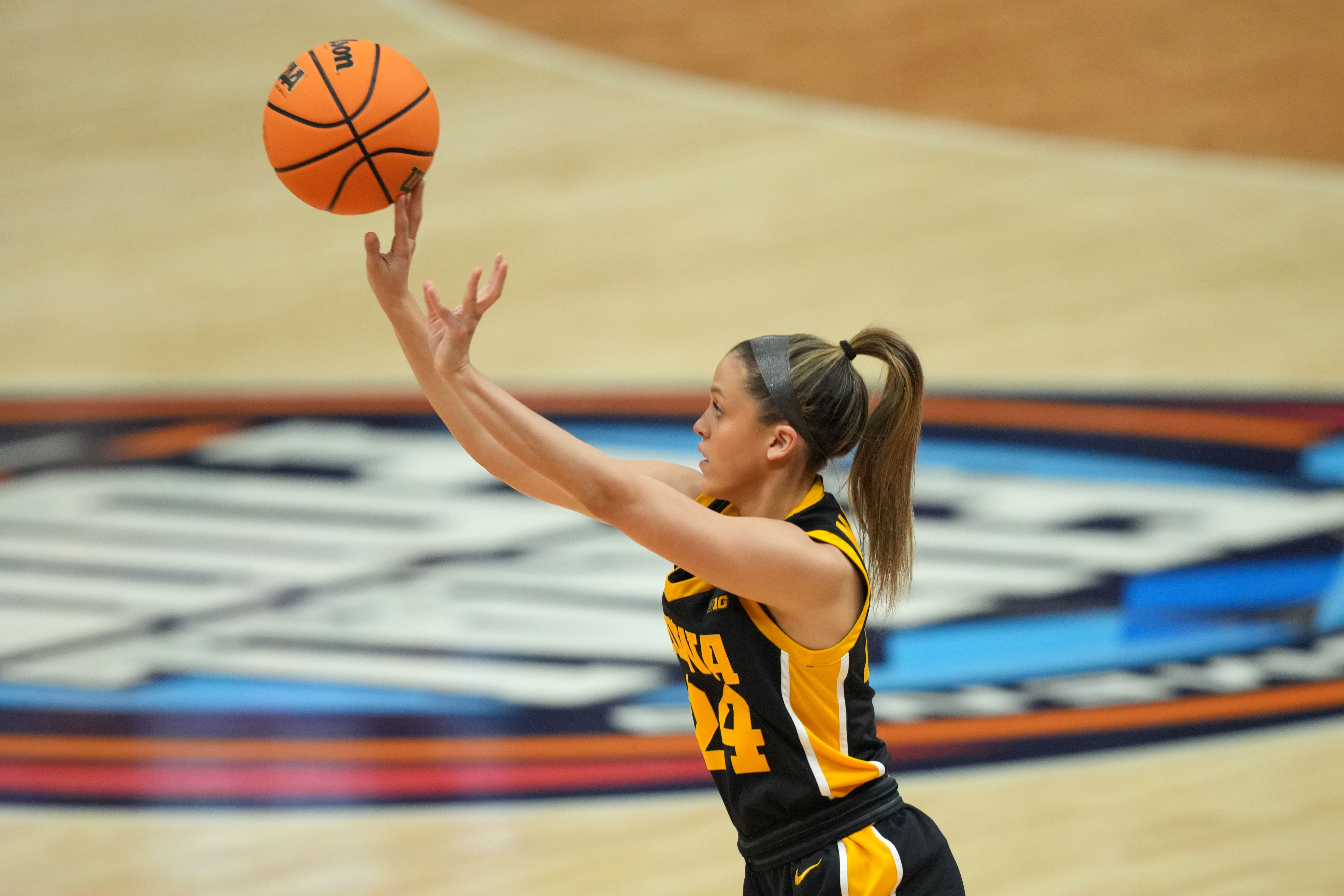 NCAA Womens Basketball: Final Four National Championship-Iowa vs South Carolina - Source: Imagn