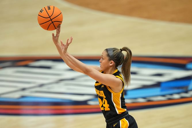 “Cutie girls”: Gabbie Marshall enjoys former Iowa teammates Jada Gymafi and Kylie Feuerbach’s “super duper late” Halloween post