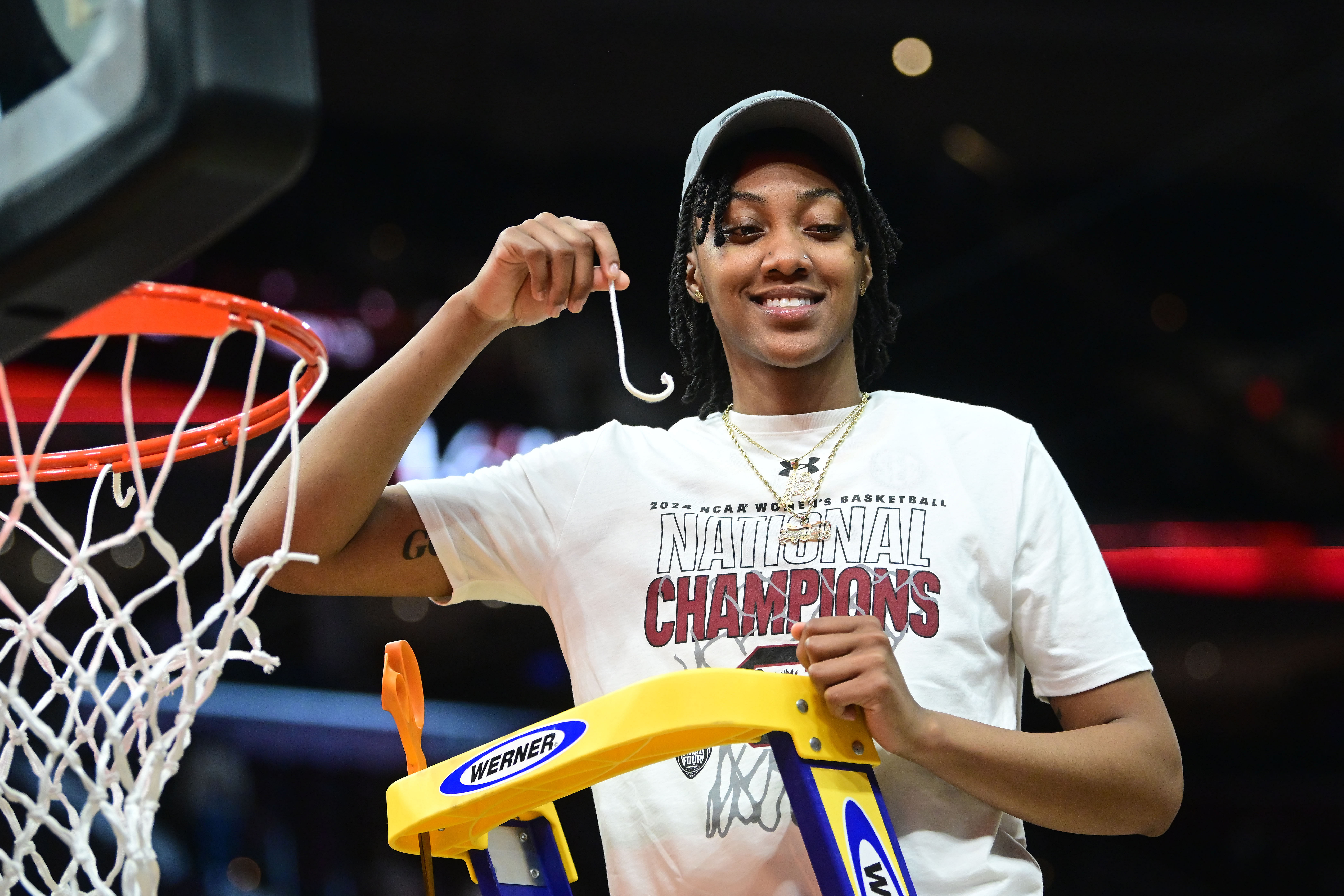 NCAA Womens Basketball: Final Four National Championship-Iowa vs South Carolina - Source: Imagn