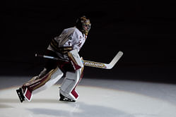 Watch: Montreal Canadiens' goalie prospect Jacob Fowler ejected after hitting opponent's face during NCAA game