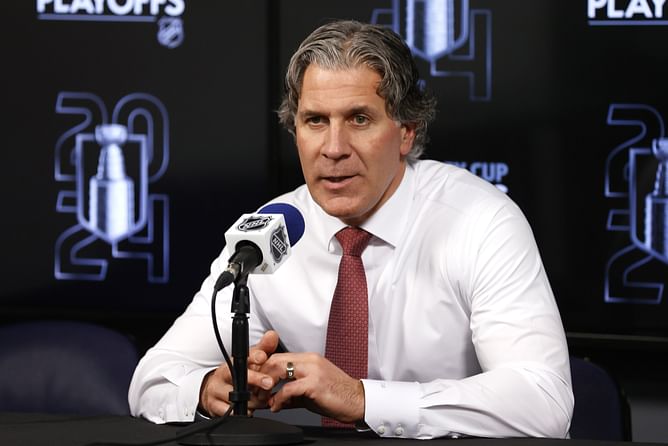 HC Jared Bednar makes his feelings known about Colorado Avalanche goaltender's first-period collapse