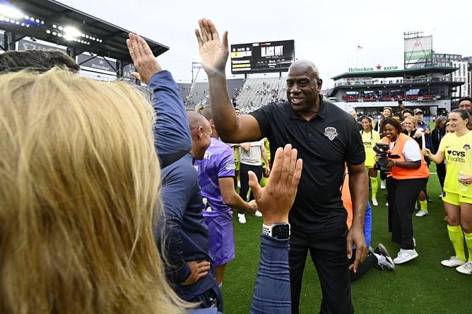 Fans react to Magic Johnson's frustration with Mike Tyson-Jake Paul fight - "That's like you playing Jalen Hood-Schifino 1 on 1 and getting cooked"