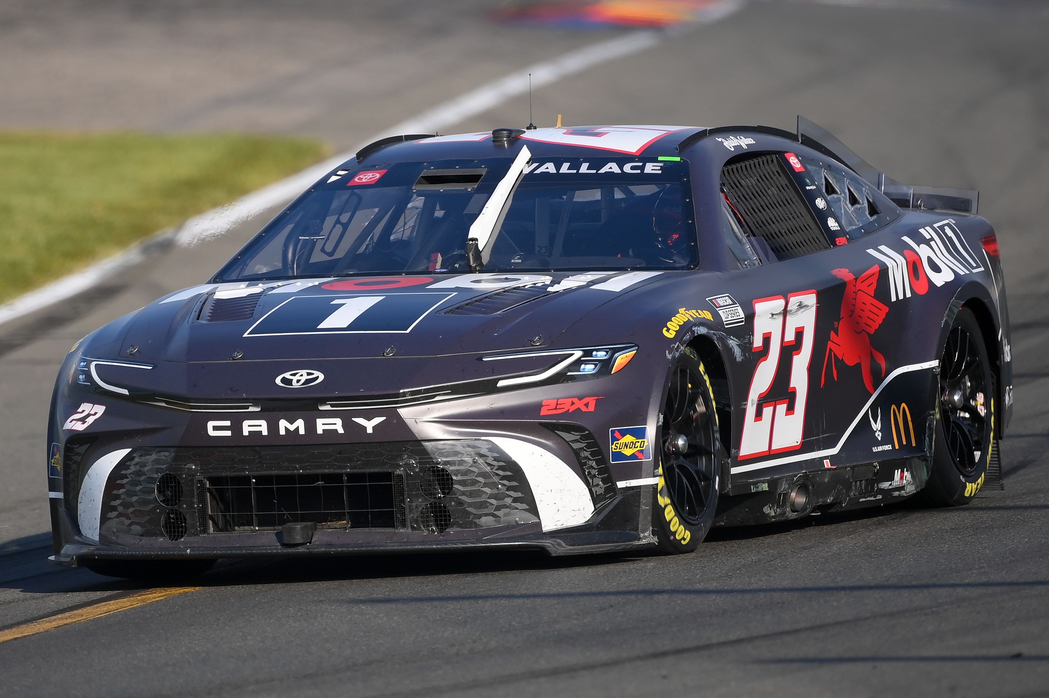 Bubba Wallace drives Michael Jordan&#039;s No. 23 car - (Source: Imagn)