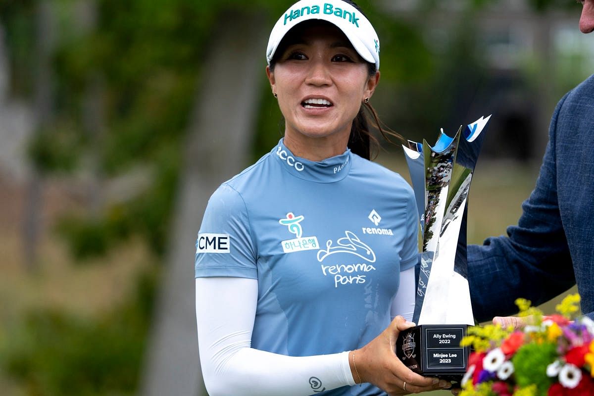 Lydia Ko with the Kroger Queen City Championship trophy - Source: Imagn