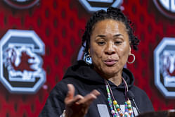 “It’s a paid actor”: College hoops fans poke fun at Dawn Staley for one “fashion accessory”