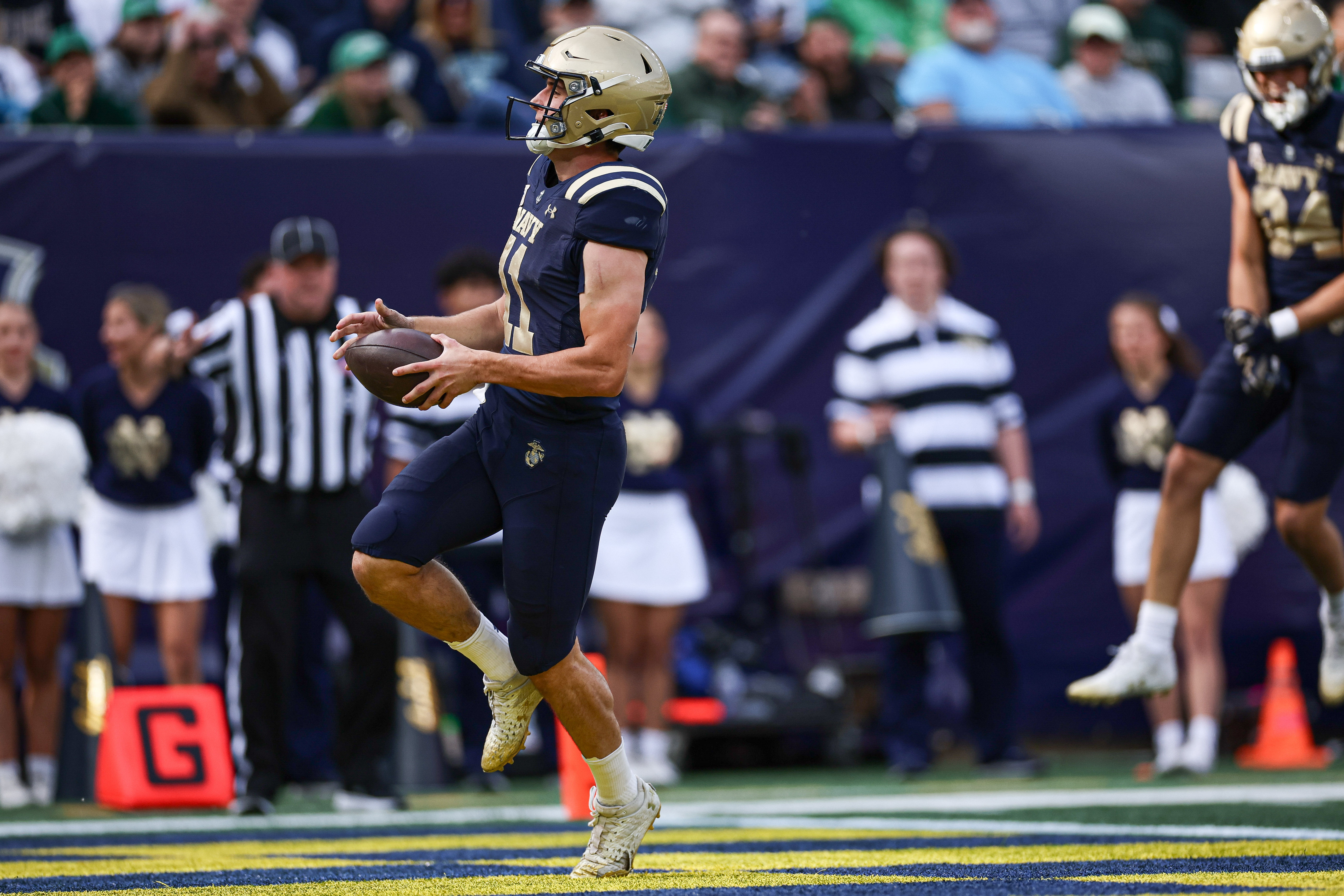 NCAA Football: Notre Dame at Navy - Source: Imagn