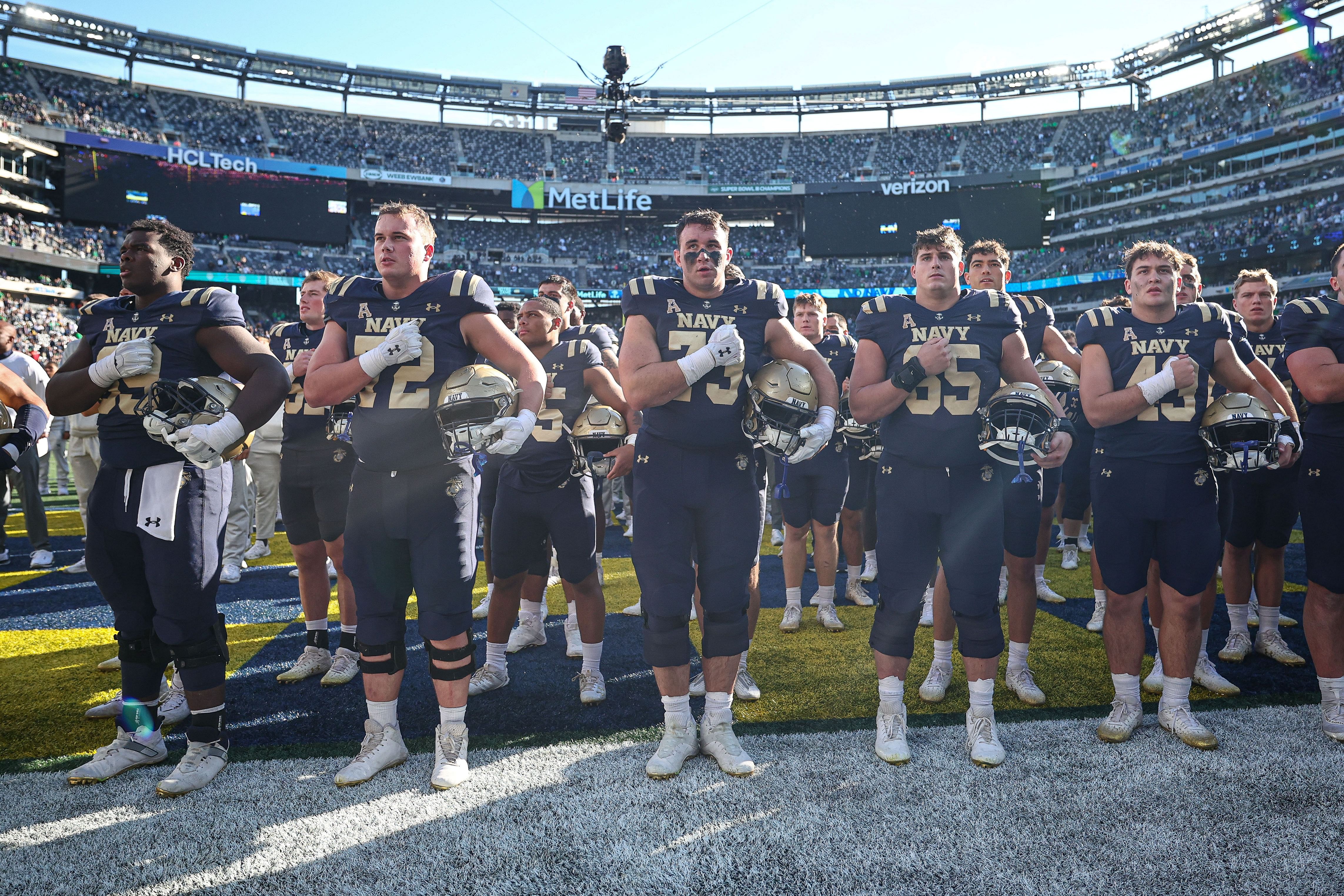 NCAA Football: Notre Dame at Navy - Source: Imagn