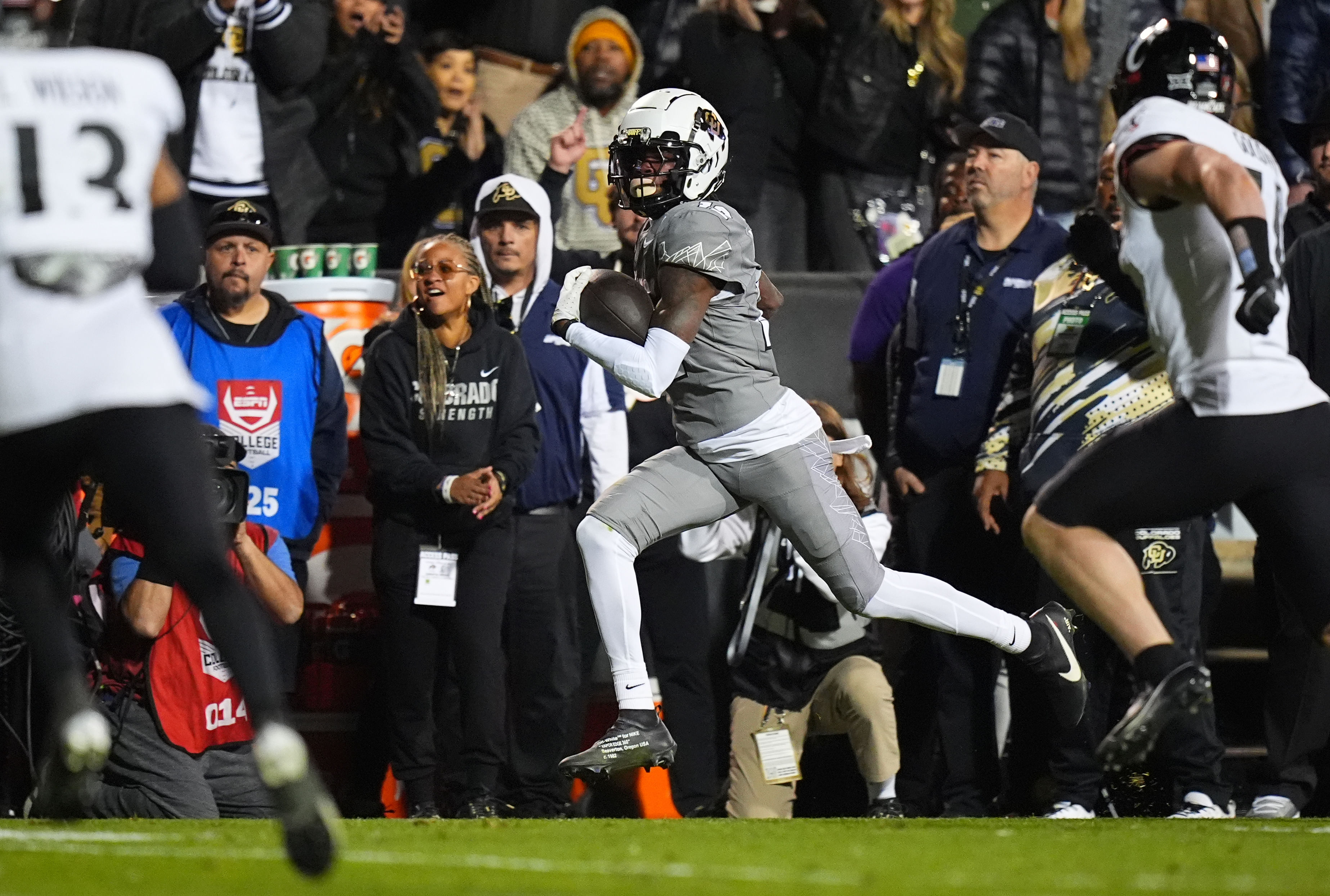 NCAA Football: Cincinnati at Colorado - Source: Imagn