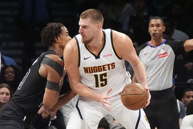 Nikola Jokic's uncanny play prediction leaves Anthony Edwards & Co stunned: "That n***a cheating bro"