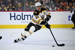 David Pastrnak's $31,500,000 linemate reveals how Bruins star handled 3rd period benching