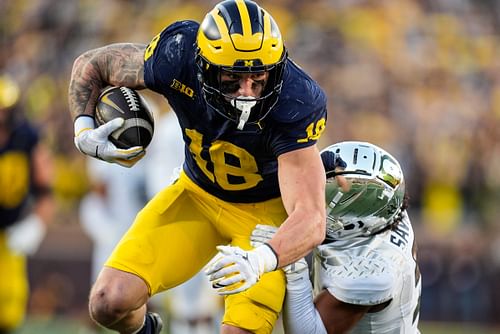 Colston Loveland in action for Michigan Wolverines (Credits: IMAGN)