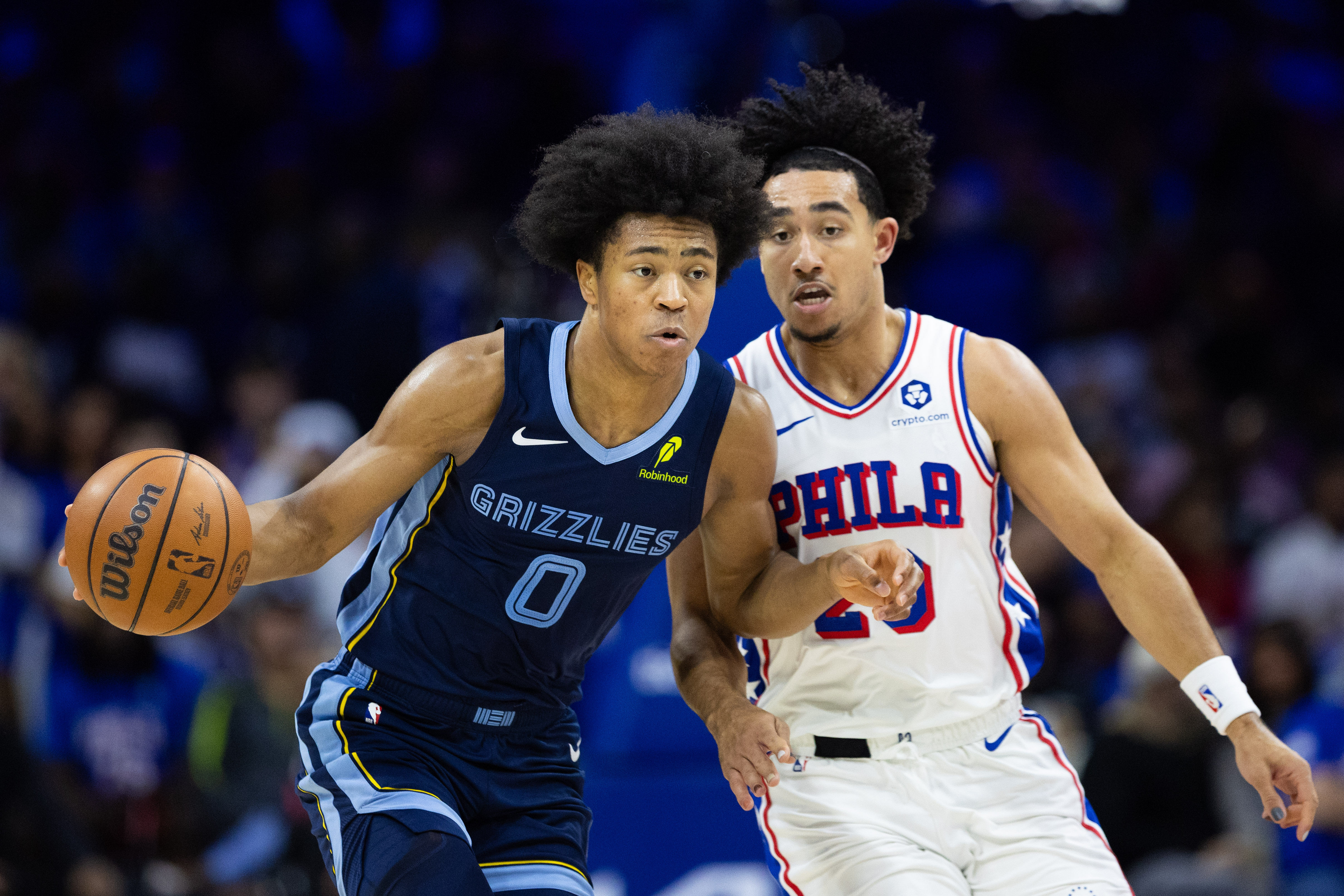 Memphis Grizzlies forward Jaylen Wells dribbles the ball in front of Philadelphia 76ers guard Jared McCain at Wells Fargo Center. Photo Credit: Imagn