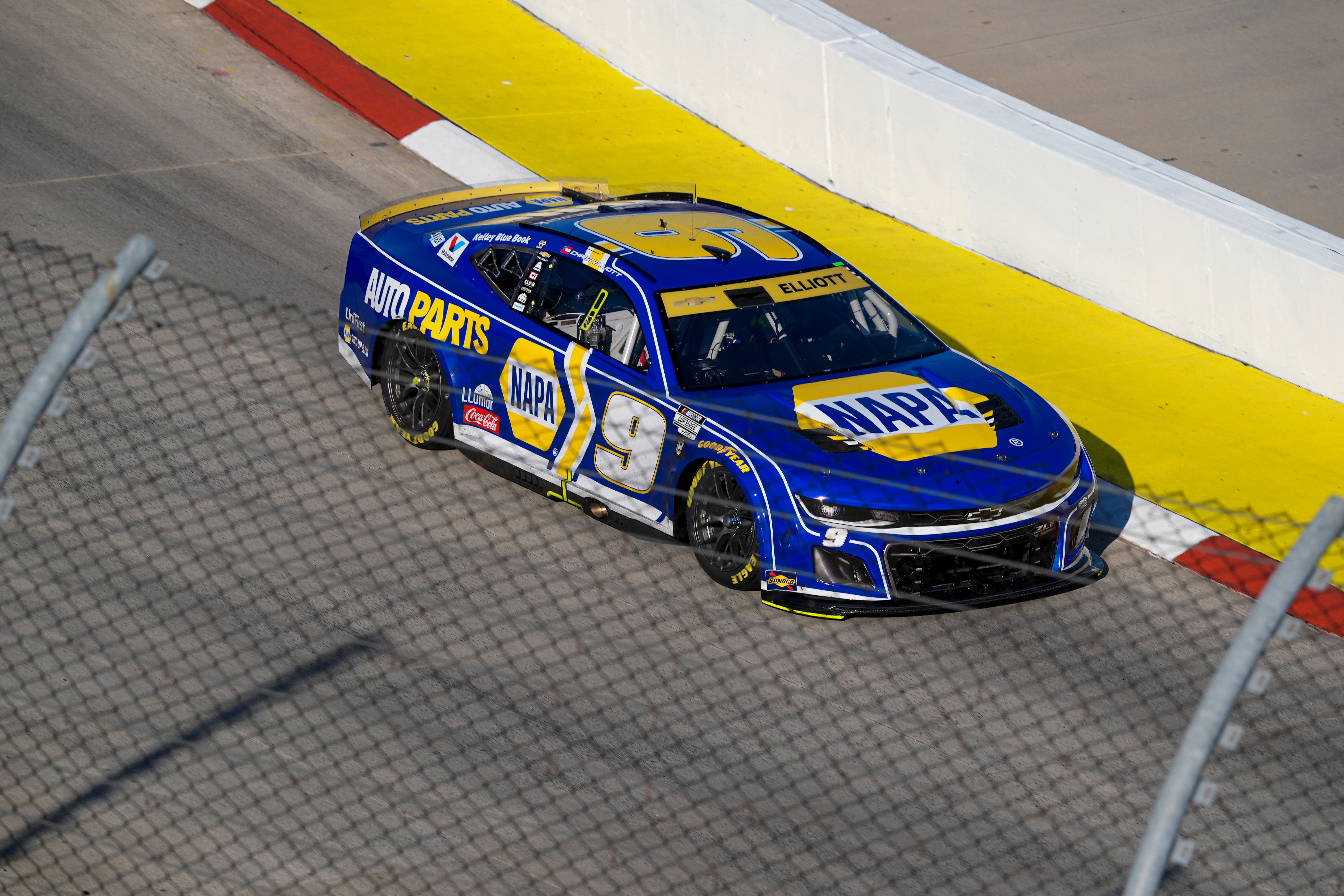 Chase Elliott drives the No. 9 Chevrolet Camaro for Hendrick Motorsports - Source: Imagn